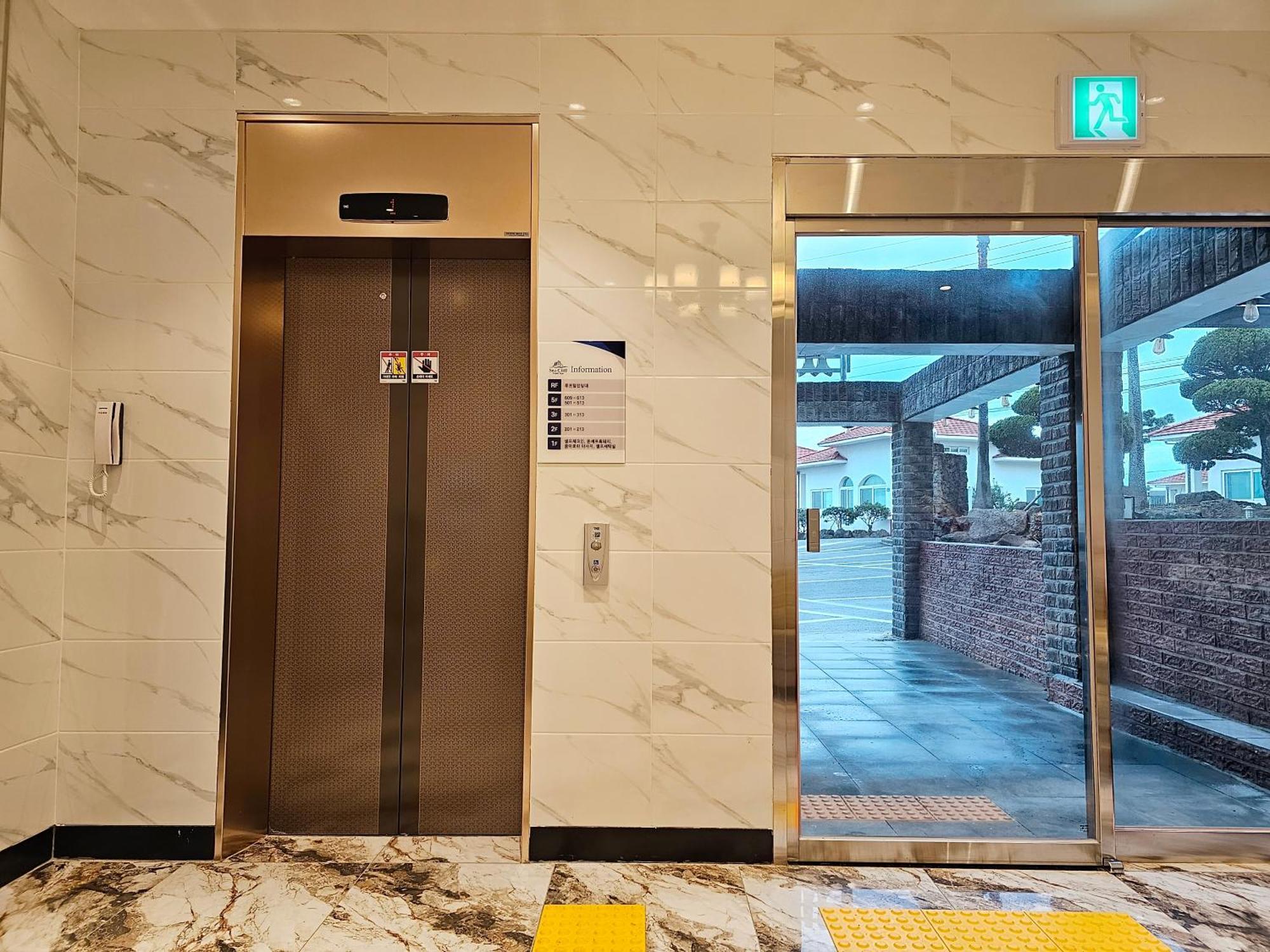 Sea Cliff Hotel Jeju Exterior foto